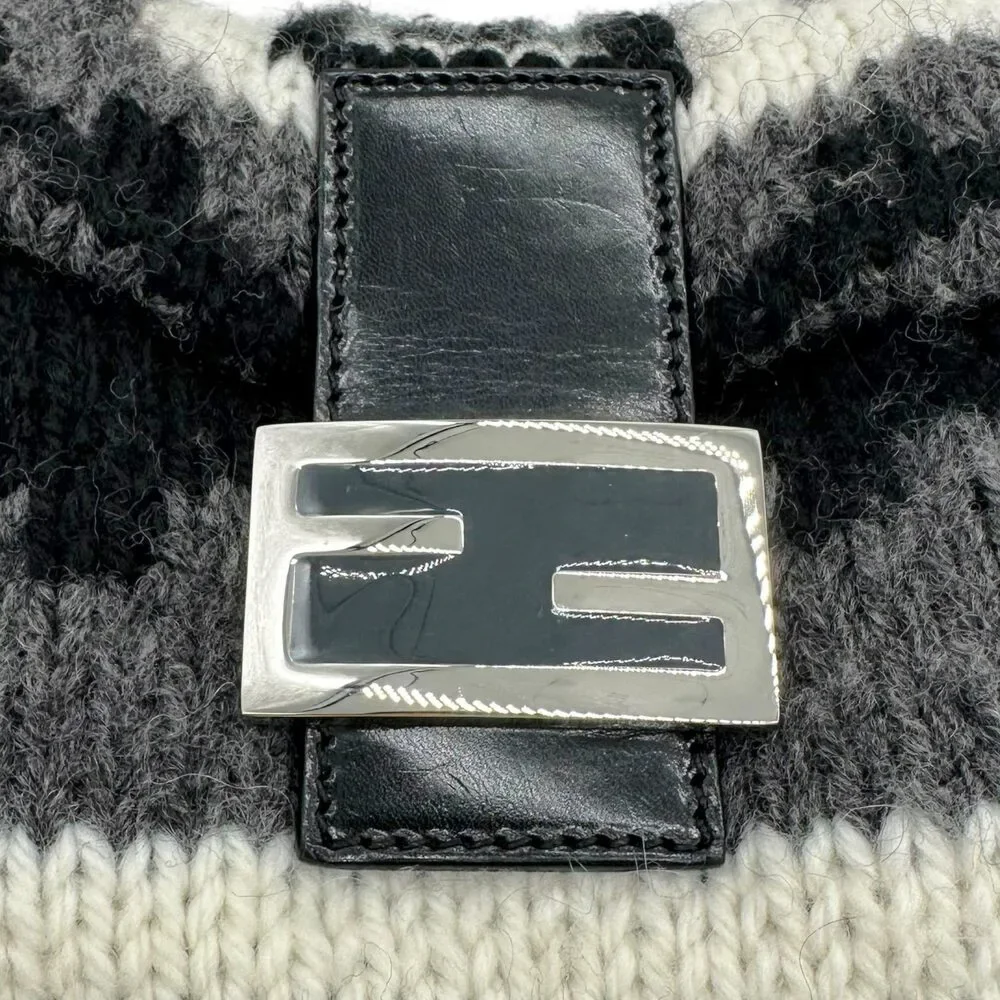 Fendi Patterned Wool Knint Baguette Bag - Picture 5 of 8